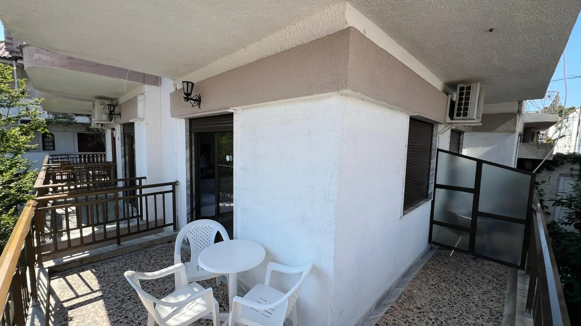 Pelekan Rooms And Apartments Athina 22 Pefkochori